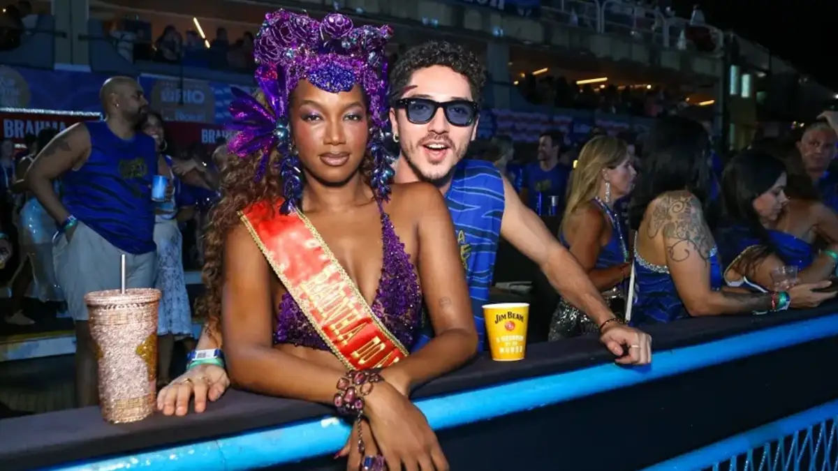 Iza e João Vitor na Sapucaí (Foto:Dilson Silva/AgNews)