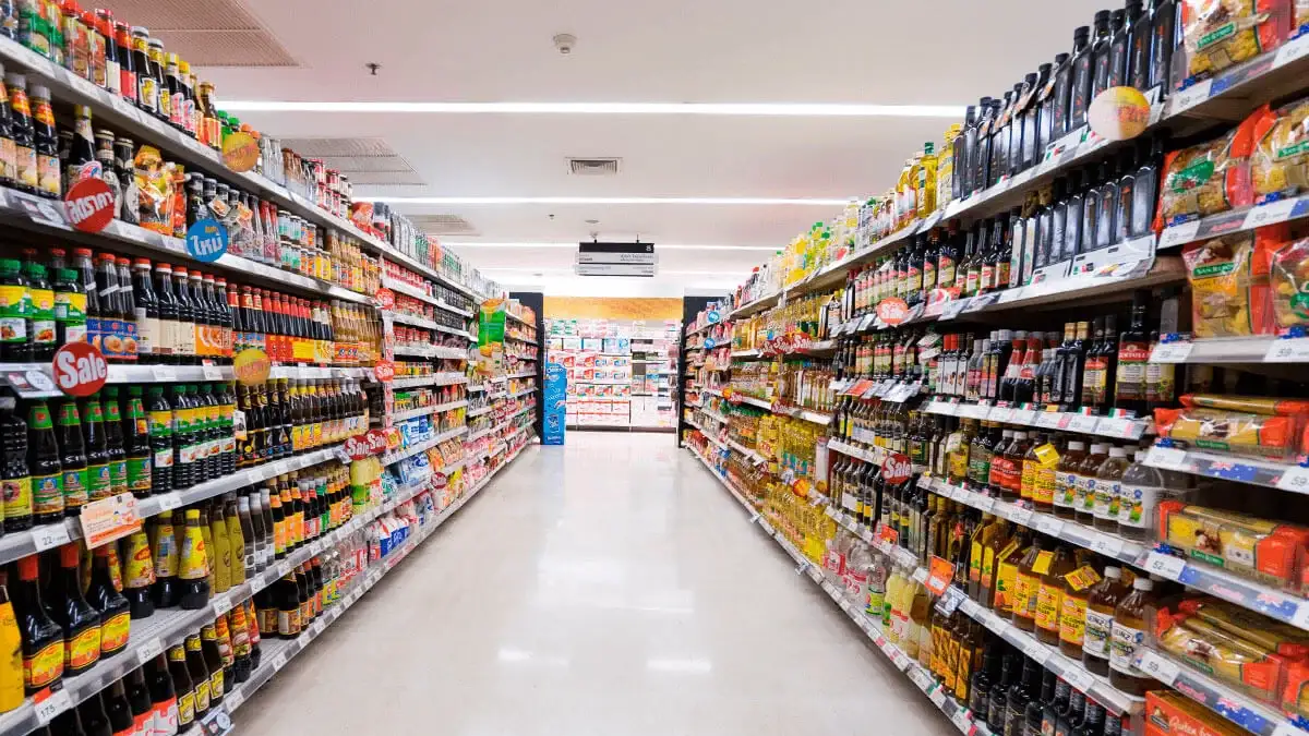 Supermercados fecham aos domingos e decisão choca consumidores