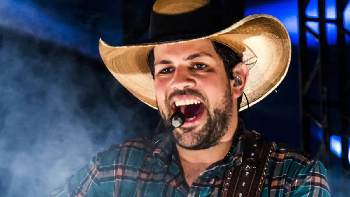 Cantor Sorocaba escapa de bombardeio no aeroporto de Dubai: “Livramento”