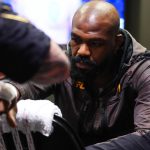 Jon Jones elogia Alex Poatan em momento de dúvida sobre aposentadoria: ‘Pessoa de classe’